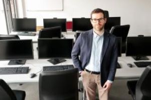 Wenn KI den Wahn verstärkt: EvH-Professor warnt vor Auswirkungen von ChatGPT & Co.