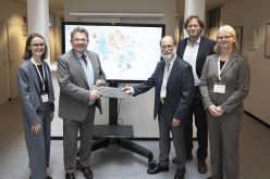 Niedersachsens Gesundheitsminister Dr. Andreas Philippi bei der Veröffentlichung des neuen Niedersächsischen Krebsatlasses.  Quelle: Marlon Taddigs  Copyright: © OFFIS - Institut für Informatik