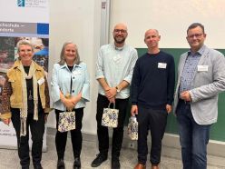 (v.l.n.r.) Prof. Dr. Daniela Braun, Prof. Dr. Regina Steil, Heiner van Mil (M.A.), Prof. Dr. Johannes Drerup und Prof. Dr. Ralf Haderlein  Quelle: Jan Lukas Schuwerack  Copyright: Hochschule Koblenz