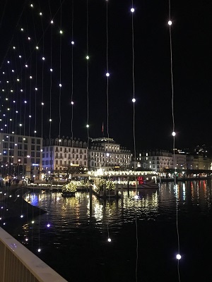 Luzerner Seebecken von der Seebrücke aus gesehen Richtung Hotel Schweizerhof