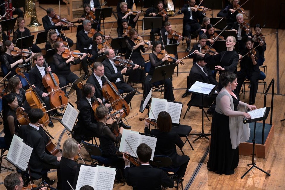 Berliner Staatskapelle mit Altistin Wiebe Lehmkul  Konzertfoto von Peter Fischli