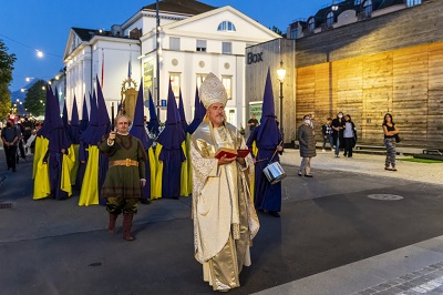 Auf dem Weg zur Franziskanerkirche Foto Ingo Hoehn