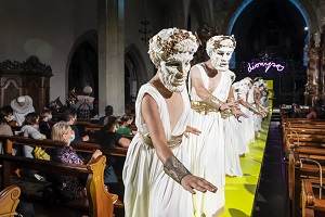Szenenfoto aus der Franziskanerkirche Foto Ingo Hoehn