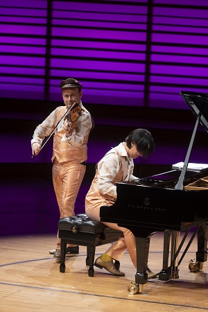 Aleksey Igudesman links und Hyung-ki Joo Foto Priska Ketterer (5)