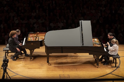 Die vier Ausführenden bei der Zugabe Foto Priska Ketterer