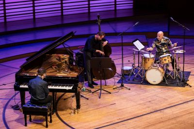 Klavier Fest Konzertfoto 19.05.2023 Fred Hersch Trio von Patrick Hürlimann