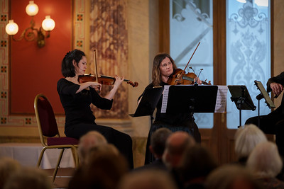 v.l.n.r.Violine Erika Schutter & Mia Lindblom