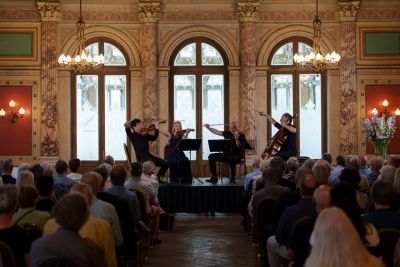 vlnr Daniel Dodds Violine  Izabela Iwanowska Violine Dominik Fischer Viola Jonas Iten Violoncello 