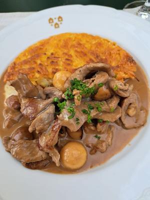 Nidwaldner Kalbsgeschnetzeltes mit Rösti