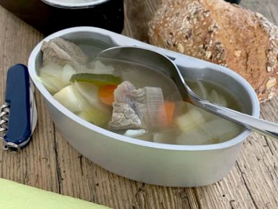 Spatz nach Art des Schweizer Militaers