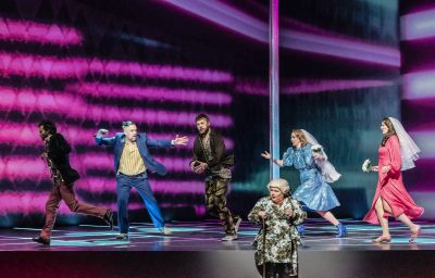 v.l.n.r.Magnus Ingemund Kjelstad, Audun Iversen, Eirik Grøtvedt, Birgitte Christensen, Frøy Hovland Holtbakk og Kari Dahl Nielsen 