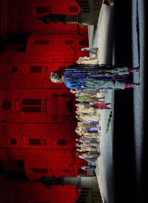 Die Welt und das Volk. Das Volk begehrt immer wieder gegen die Welt auf Foto Emanuel Ammon