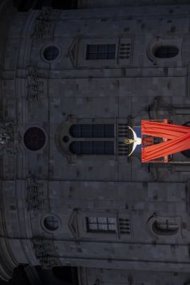 Hochmut kommt vor dem Fall Ich bin die Königin der Welt Foto Urs Flueeler