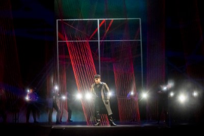 Alec Avedissian als Don Giovanni und Chor Foto Rupert Larl 