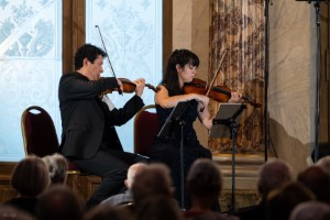 Die zwei mit den Violinen