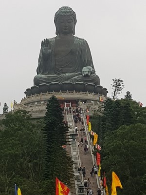 Endlose Stufen zum Buddha