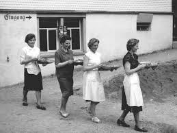 Manchmal gings im Gänsemarsch zu den Gästen