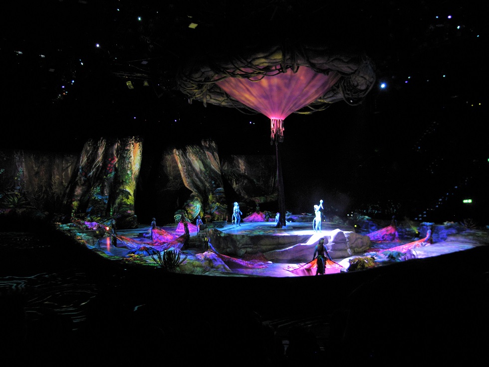 Die Lichtshow Farben und Bilder auf die Installation (Bühne) war erste Sahne, Foto Ruedy Hollenwäger