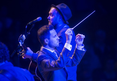 Gian Walken, am Taktstock, hat alles und alle im Griff