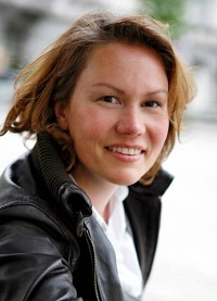 Katharina Bohny als Carolin