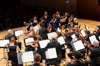 Die Strings in völliger Harmonie  Konzertimpression von Fabrice Umiglia