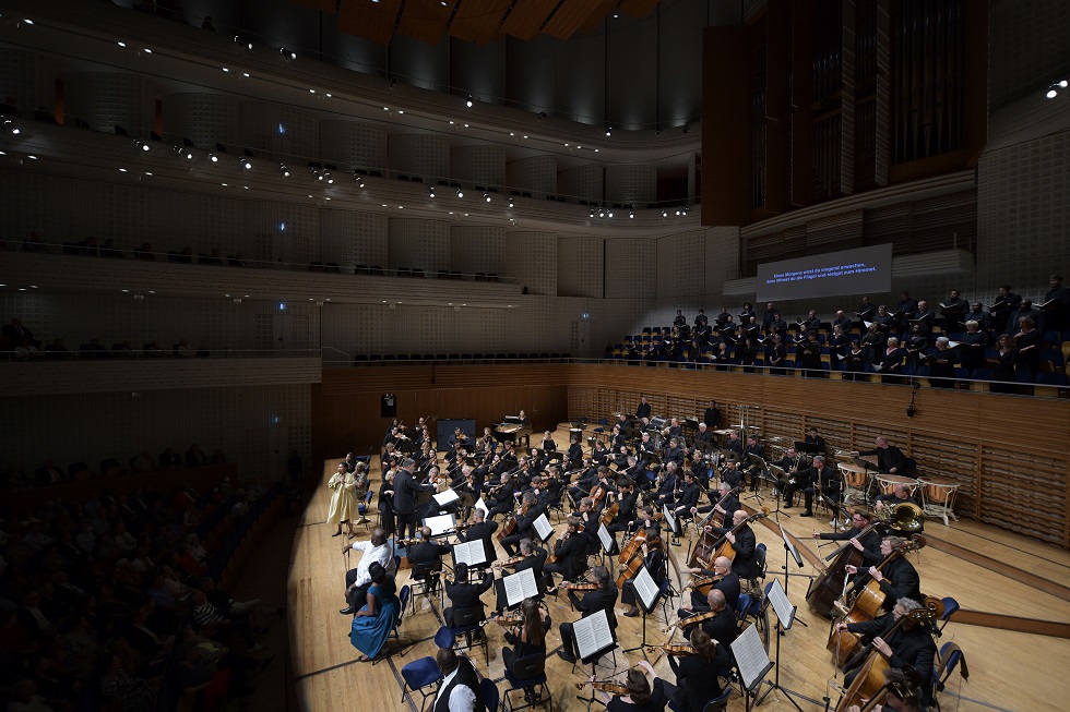 Das grandiose Orchester und der axzellente Chor Fotpo Peter Fischli Lucerne Festival