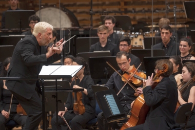 Hochkonzentrierter Thomas Adès