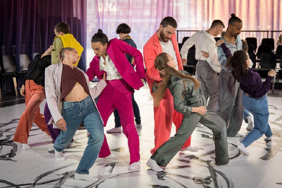 Ineptie Tanz Szenenfoto Ingo Hoehn