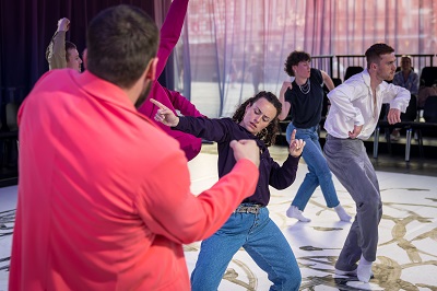 Ineptie Tanz Szenenfoto Ingo Hoehn