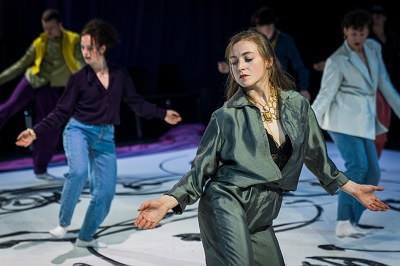 Ineptie Tanz Szenenfoto Ingo Hoehn