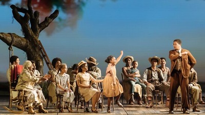 Tina lebt erst bei ihrer Großmutter