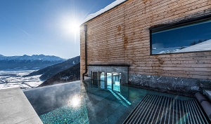 Abtauchen im winterlichem Bergpanorama