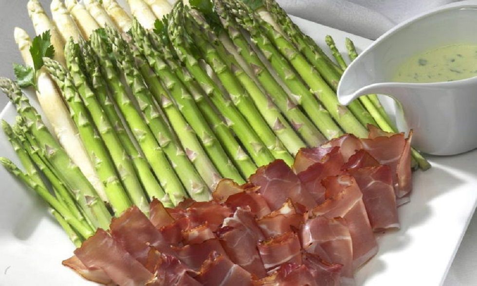 Grünspargel ist auch im Hausgarten einfach anzubauen