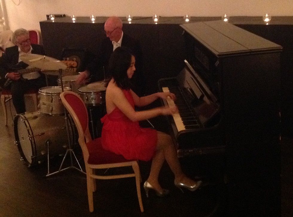 hih Wei am Piano, Thomas Ottiger am Bass und Urs Zimmermann am Schlagzeug