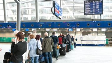 Überbuchter Flug Symbolbild