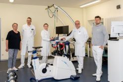 (v.l.n.r.) Gudrun Manuwald-Seemüller, Prof. Alexander Carl Disch, Dorit Hütter, Prof. Dr. med. Klaus-Dieter Schaser, Phillip Flößel  Quelle: UKD/Marc Eisele