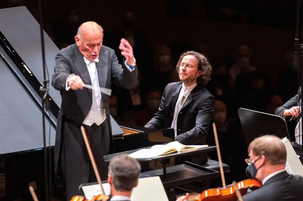Pianist Martin Helmchen bei seinem Auftritt im KKL Foto Roger Grütter