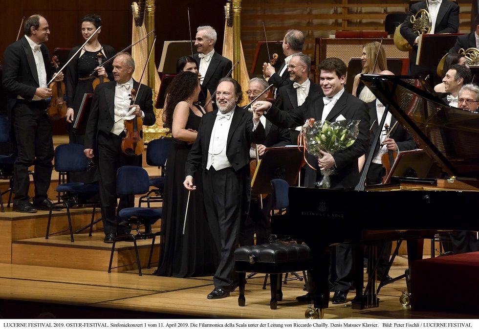 UCERNE FESTIVAL 2019. OSTER-FESTIVAL. Sinfoniekonzert 1 vom 11. April 2019. Die Filarmonica della Scala und ein strahlender Solist Denis Matsuev, rechts, neben Dirigent Riccardo Chailly, links, Foto Peter Fischli