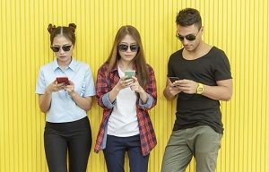 Die Abhängigkeit von Social Media schadet der Gesundheit. ©Tawan Chaisom/AdobeStock