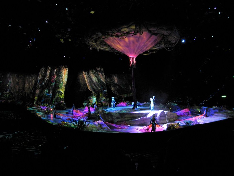 Die Lichtshow Farben und Bilder auf die Installation (Bühne) war erste Sahne, Foto Ruedy Hollenwäger