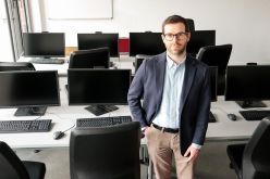 igitales Neuland in der Psychotherapie: Prof. Dr. Marc Augustin von der EvH Bochum warnt vor Psychosen, die durch die Interaktion mit KI entstehen können. (© EvH Bochum)  Quelle: Carmen Tomlik  Copyright: EvH Bochum